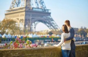 Mengagumi Keindahan Kota Cinta: Paris, Perjalanan Romantis di Prancis