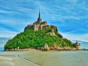 Mont Saint-Michel: Menelusuri Keajaiban Arsitektur di Teluk Prancis